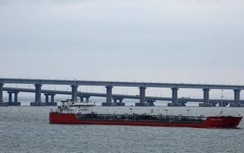 Tàu chở dầu Nga bị tấn công gần cầu Crimea?