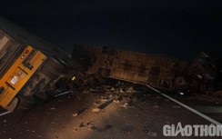 Xe tải va chạm xe đầu kéo, cao tốc Đà Nẵng - Quảng Ngãi ách tắc một chiều