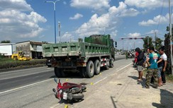 Xe ben lấn làn xe máy, cán chết nữ công nhân trên đường đi làm về