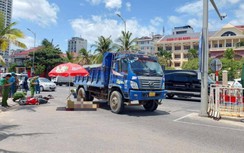 Xe tải rẽ phải đâm trúng xe máy tại ngã ba, cô gái trẻ tử vong tại chỗ