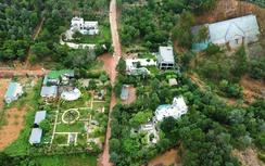 Nhiều công trình vi phạm quanh điểm sạt lở vùi lấp hàng chục ô tô ở Sóc Sơn