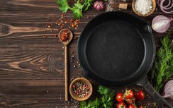 Nấu bằng nồi chảo gang có lợi cho sức khỏe, nhưng vệ sinh thế nào mới đúng?