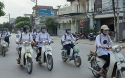 Điều khiển xe gắn máy buộc phải học luật?