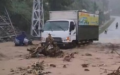 Mưa lũ tiếp tục gây sạt lở, ách tắc tại nhiều tuyến đường ở Sơn La