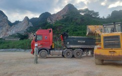 Nhiều mỏ đá bốc xếp lên xe quá tải bị phạt sau phản ánh của Báo Giao thông