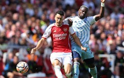 Ngoại hạng Anh: Saka tạo siêu phẩm, Arsenal chật vật lấy 3 điểm