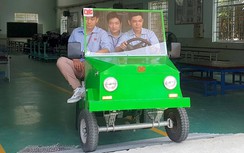 Ba sinh viên chế tạo ô tô điện giá rẻ