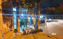 Xe máy lao lên vỉa hè rồi tông vào cây xanh, thanh niên 18 tuổi tử vong