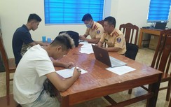 Hai quái xế chuyên quay clip bốc đầu, thông chốt bị phạt hơn 5 triệu đồng