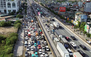 Hà Nội: Vành đai 3 trên cao ùn xe giờ cao điểm, CSGT nêu lý do và khuyến cáo