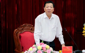 Minister Tran Hong Minh urges Vinh Long to accelerate expressway and coastal bridge links