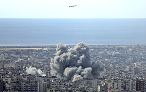 Phi công dân dụng “nín thở” bay qua vùng chiến sự