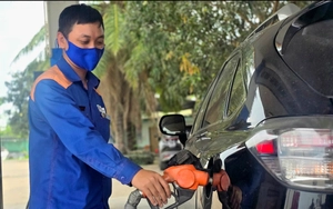 Thuế về 0%, giá xăng giảm hơn 5.600 đồng/lít