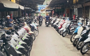 Chợ xe máy cũ lớn nhất Hà Nội: Người bán nhiều hơn người mua
