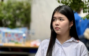 Thí sinh Hà Nội căng thẳng trước môn Toán trong kỳ thi vào lớp 10 công lập