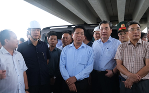 Minister Tran Hong Minh calls for faster progress on key Mekong Delta expressway projects