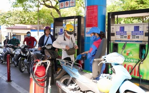 Giá xăng dầu giảm mạnh
