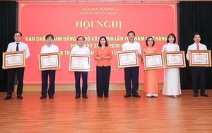 Nhiều tập thể, cá nhân ngành Xây dựng đón nhận danh hiệu thi đua, khen thưởng cao quý