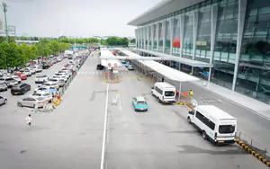 Nội Bài điều chỉnh làn đón xe dịch vụ tại nhà ga T1 sau phản ánh của hành khách