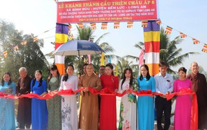 Người dân, phật tử vui mừng bên những cây cầu giao thông nông thôn