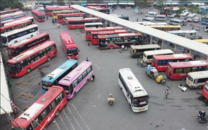 Toàn cảnh giao thông 18/4: Hà Nội tăng 500 xe khách, nhiều chặng bay còn ghế dịp 30/4