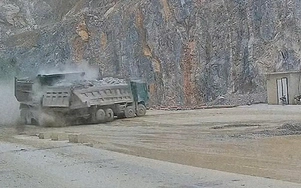 Bản tin TNGT 22/4: Va chạm giữa 2 xe ben trong mỏ đá tại Ninh Bình, 2 người tử vong