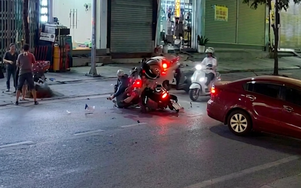 Lạng lách tránh ô tô, người đi xe máy lấn làn, gây tai nạn