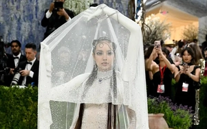 Dàn mỹ nhân mặc xuyên thấu, khoe đường cong nóng bỏng ở Met Gala 2026