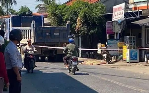 Tai nạn giao thông 25/6: Va chạm xe tải, người phụ nữ tử vong, bé trai 2 tuổi bị thương