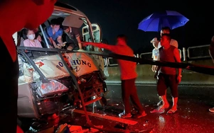Tai nạn giao thông 9/6: 15 người nhập viện sau va chạm liên hoàn trên cao tốc