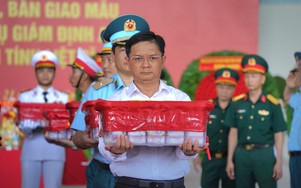 Chuyến bay đặc biệt đưa 7.104 mẫu hài cốt liệt sĩ từ TP.HCM đi Hà Nội giám định ADN