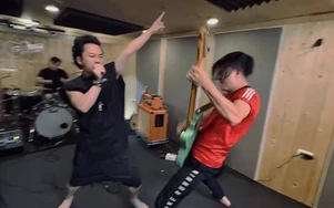 Tùng Dương "nhảy lắc" máu lửa với bản rock Nếu điều đó xảy ra của Ngọc Châu