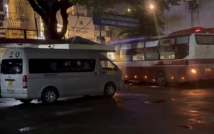 Video: Cận cảnh xe khách Thành Bưởi tập kết đón khách trong khu đất vàng