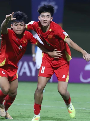 Tai nạn thương tâm tại Quảng Ngãi: Phụ nữ đi xe máy bị cuốn bay khi chuyển hướng