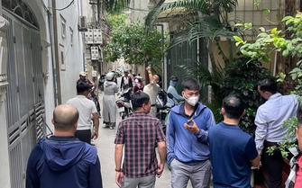 Nhà rao bán giá rẻ hơn thị trường, người mua có nên xuống tiền?