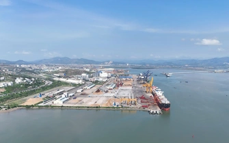 Quảng Ninh thu hút thêm 581 tỷ đồng vốn đầu tư vào công nghiệp, cảng biển và kinh tế biển