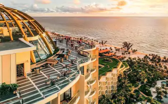 Bất động sản hạng sang mới đang hình thành tại 
Quảng Yên, Nha Trang, Phú Quốc