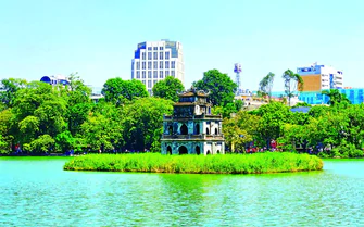 Giữ hồn cốt di sản không gian hồ Gươm