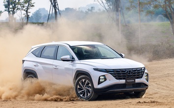 Doanh số xe Hyundai tăng gần gấp đôi tháng trước