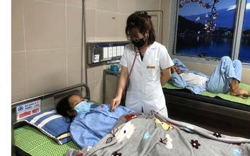 Một người tử vong, hai người đang cấp cứu sau khi ăn tiết canh lợn