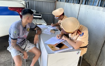 Phát hiện tài xế dương tính với ma túy đá điều khiển xe tải