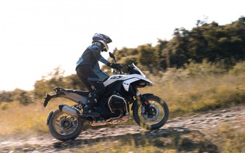 Vua địa hình BMW R1300 GS ra mắt, giá từ 459 triệu đồng