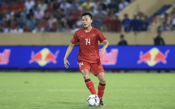 Cầu thủ được HLV Troussier "gửi vàng" khiến công thần tuyển Việt Nam ra rìa