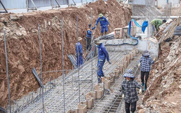 Ngổn ngang công trường dự án mở rộng đường Âu Cơ