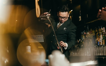 Từ sinh viên nghèo đến chủ quán bar Top châu Á