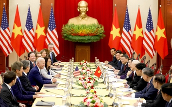 Người Mỹ sử dụng điện thoại Việt, tại sao không?