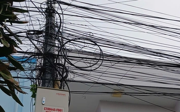 Cáp điện, viễn thông giăng "mạng nhện" trên phố Cần Thơ