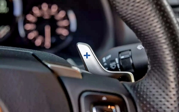 Có nên lắp lẫy chuyển số vô-lăng cho ô tô?