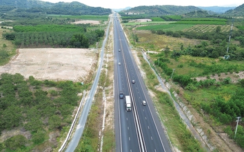 Sức bật từ cao tốc, sân bay...