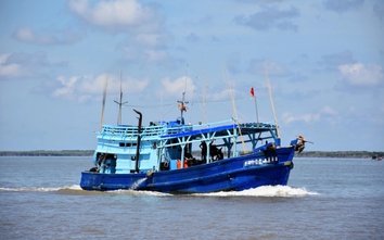 Bắt nhóm người dùng súng bắn người trên biển